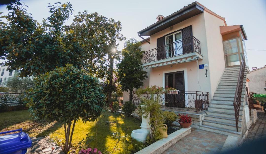 Antonio Apartment Rovigno Esterno foto
