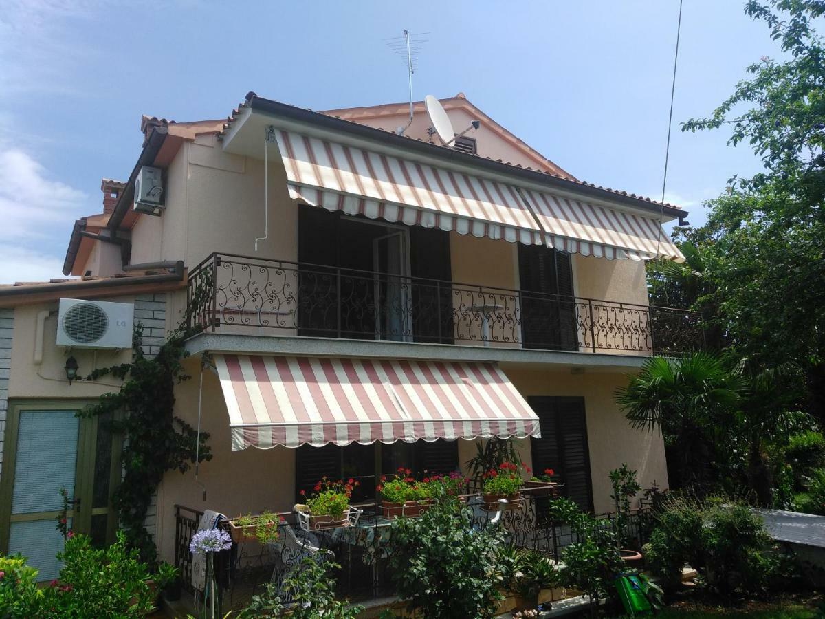 Antonio Apartment Rovigno Esterno foto