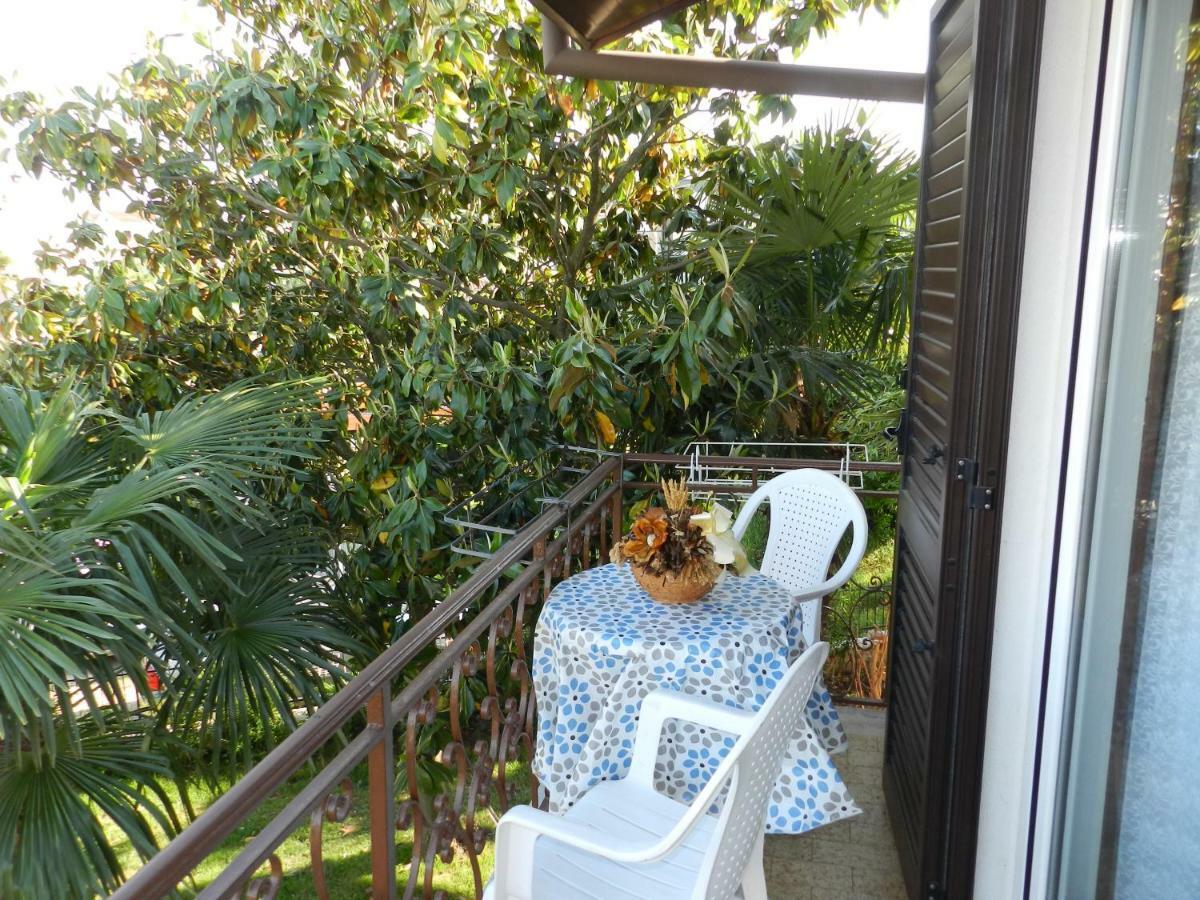 Antonio Apartment Rovigno Esterno foto