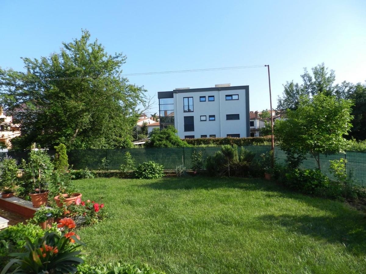 Antonio Apartment Rovigno Esterno foto